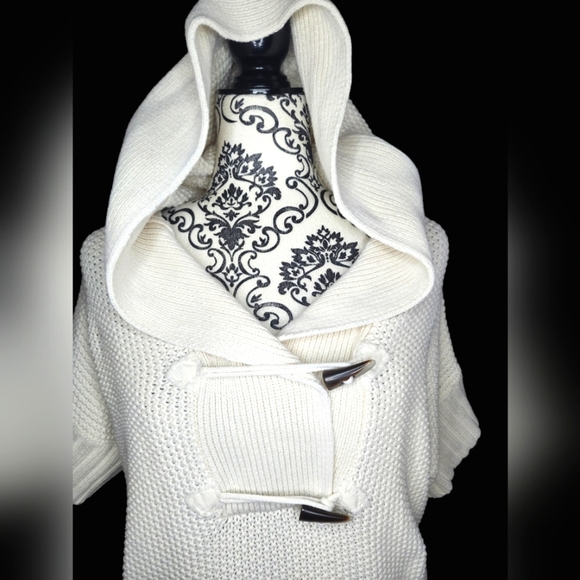 KISMET Knit Oversized 3/4 Sleeve Sweater- Small - Picture 4 of 6